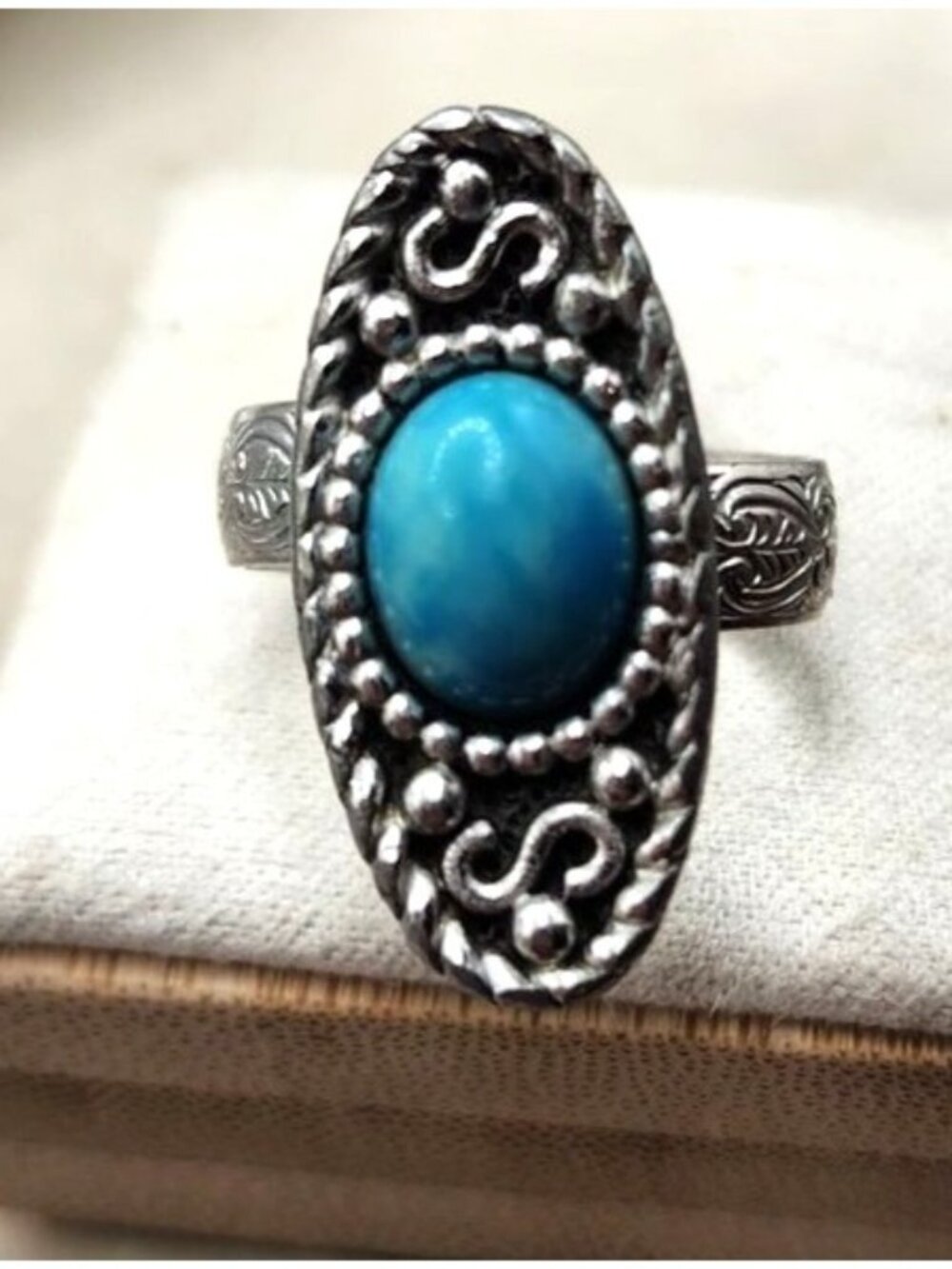 Vintage Silver Tone Ring With Faux Turquoise Oval Stone & Engraved Band   Size 7